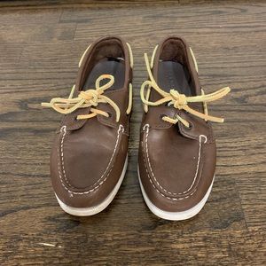 Boys brown leather Sperry Topsiders 4M